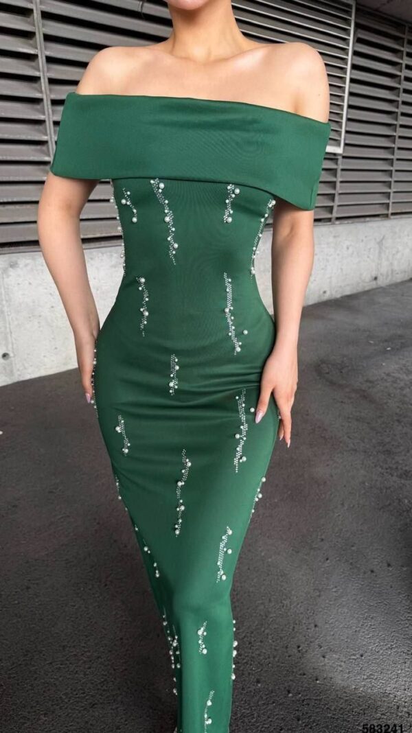 فستان سهرة طويل - أخضر زمردي