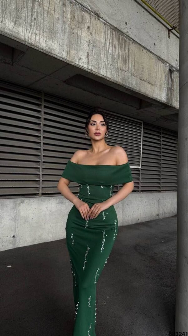 فستان سهرة طويل - أخضر زمردي